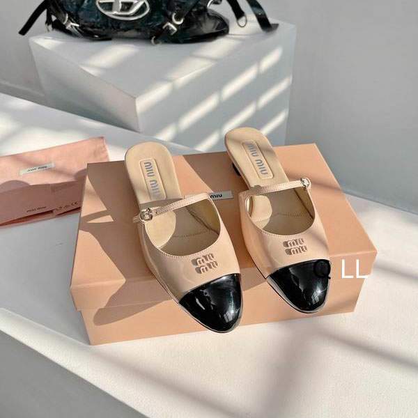 Picture of Miumiu Shoes _SKUMiuMiusz35-405CLL120118179